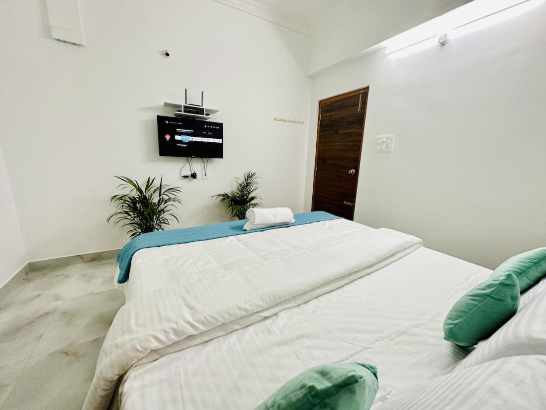 Tirupati Homestay - Shilparamam - Luxury Ac Apartments By Stayflexi - Fast Wifi, Kitchen, Android Tv - Walk To Ps4 Pure Veg Restaurant - Easy Access To Airport, Railway Station And To All Temples Экстерьер фото